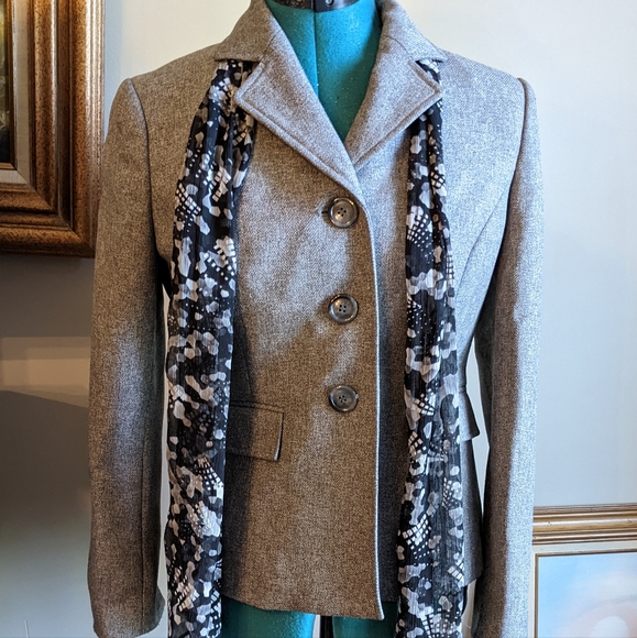 Le Suit Petite Gray Blazer with Scarf - 2P - Picture 7 of 10